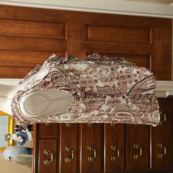 WHBM Blouse - Picture 3 of 6